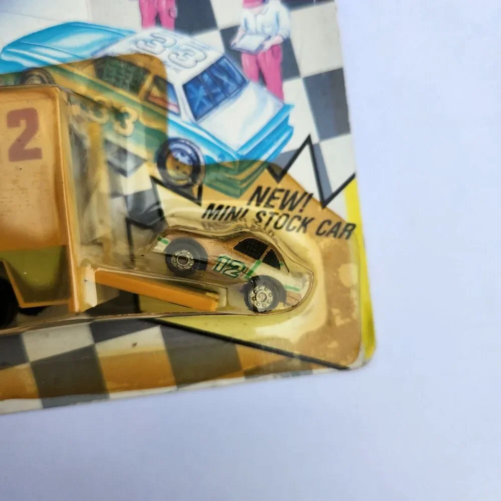 Racing Champions Bobby Allison Race Team Car Hauler NASCAR 1991
